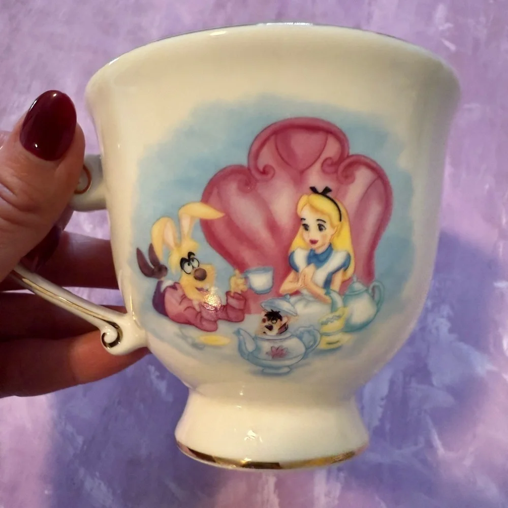 Disney Parks Alice in Womderland Tea Cup and Saucer